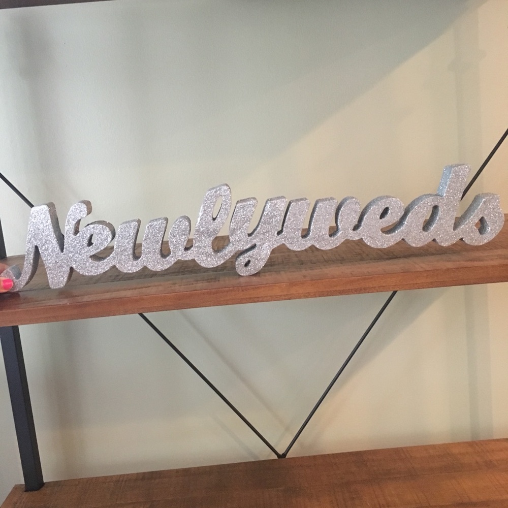 Newlyweds glitter Cursive plaque